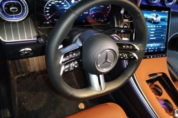 Used Mercedes-Benz GLC 2026 GLC 300 L 4MATIC Luxury Model Steering Wheel