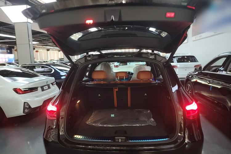 Used Mercedes-Benz GLC 2026 GLC 260 L 4MATIC Classic Edition Trunk