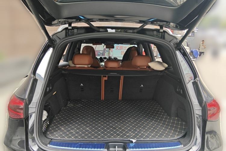 Used Mercedes-Benz GLC 2026 Model Facelifted GLC 260 L 4MATIC Classic Version Trunk