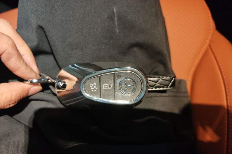 Used Mercedes-Benz GLC 2026 Model Facelifted GLC 260 L 4MATIC Classic Version Vehicle Key
