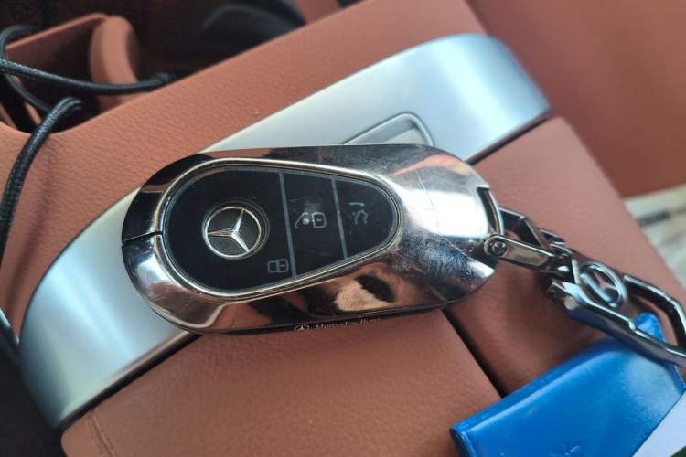 Used Mercedes-Benz GLC 2026 GLC 300 L 4MATIC Dynamic 5-seater Vehicle Key