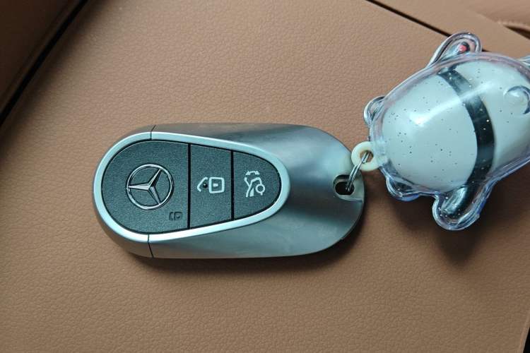 Used Mercedes-Benz GLC 2026 Model Facelifted GLC 260 L 4MATIC Classic Version Vehicle Key