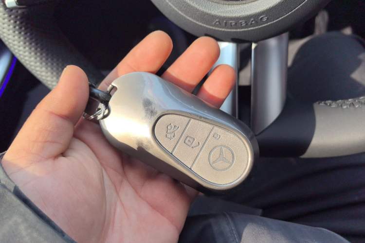 Used Mercedes-Benz GLC 2026 GLC 260 L 4MATIC Luxury Model Vehicle Key