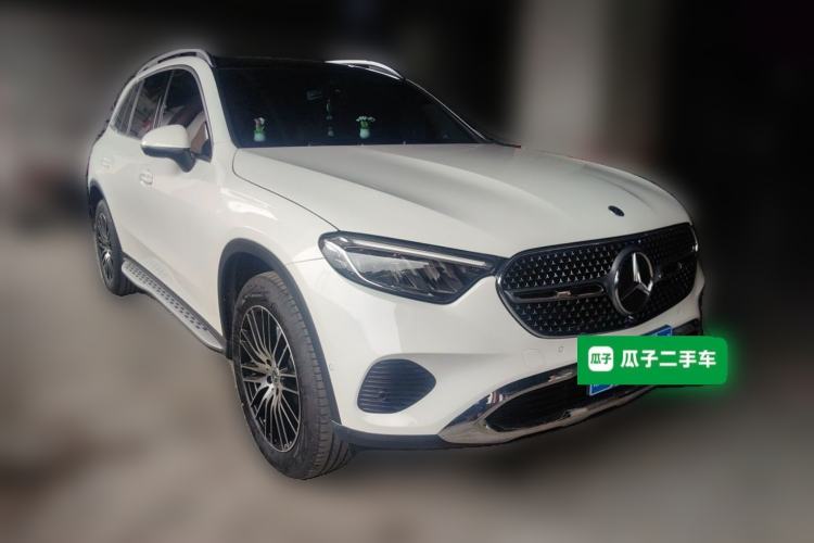Used Mercedes-Benz GLC 2026 GLC 260 L 4MATIC Classic Edition Front Right 45 Deg