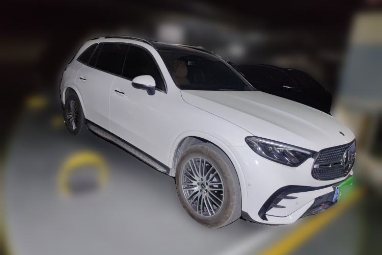 Used Mercedes-Benz GLC 2026 GLC 300 L 4MATIC Dynamic 5-seater Front Right 45 Deg