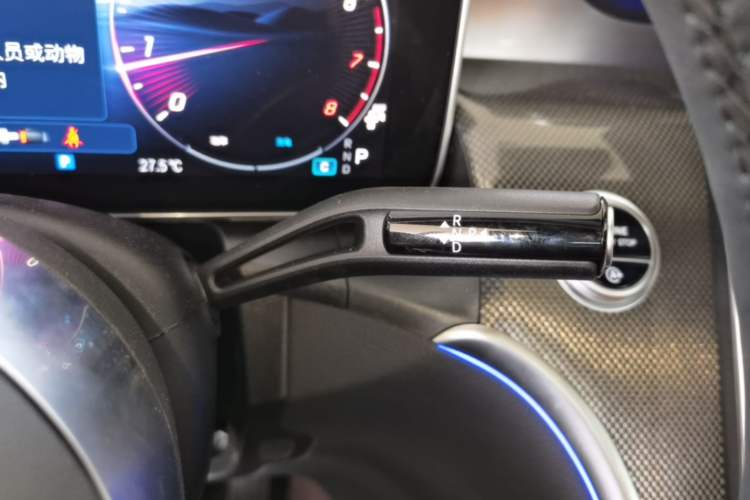 Used Mercedes-Benz GLC 2026 GLC 260 L 4MATIC Dynamic Model Gear Lever
