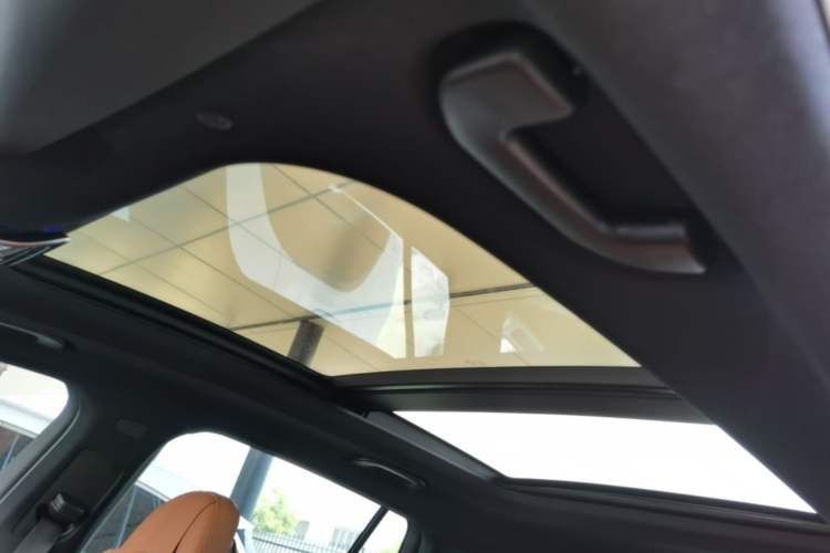 Used Mercedes-Benz GLC 2026 GLC 260 L 4MATIC Dynamic Model Headliner