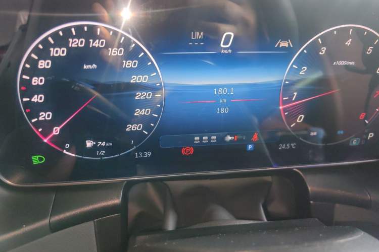 Used Mercedes-Benz GLC 2026 GLC 260 L 4MATIC Classic Edition Odometer Close Up