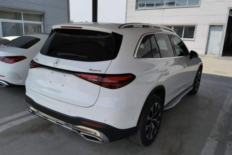 Used Mercedes-Benz GLC 2026 GLC 260 L 4MATIC Dynamic Model Rear Right 45 Deg
