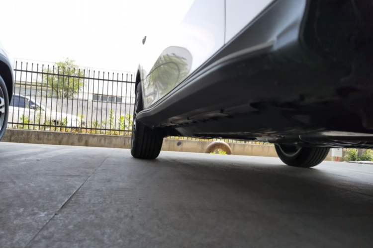 Used Mercedes-Benz GLC 2026 GLC 260 L 4MATIC Dynamic Model Right Side Sill