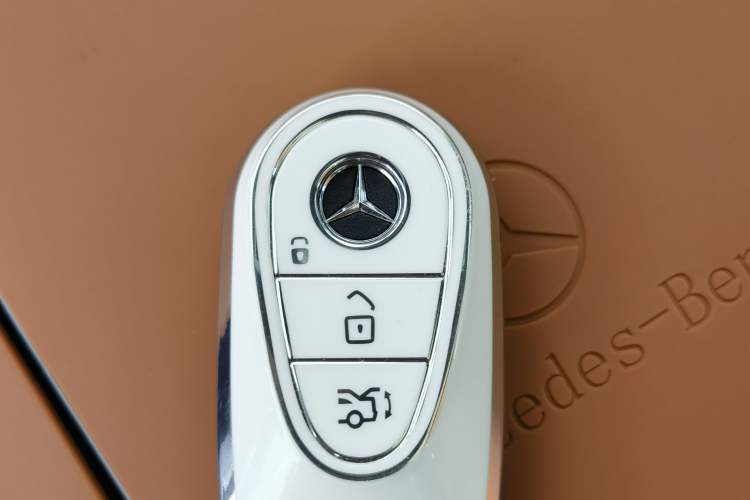 Used Mercedes-Benz GLC 2026 GLC 260 L 4MATIC Dynamic Model Vehicle Key