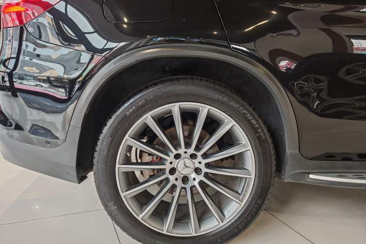 Used Mercedes-Benz GLC AMG 2017 AMG GLC 43 4MATIC Exterior 9