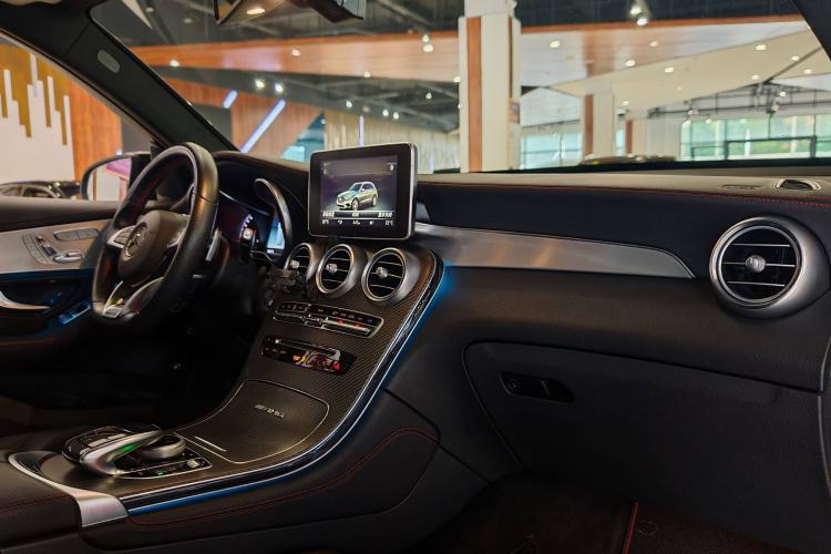 Used Mercedes-Benz GLC AMG 2017 AMG GLC 43 4MATIC Interior 9