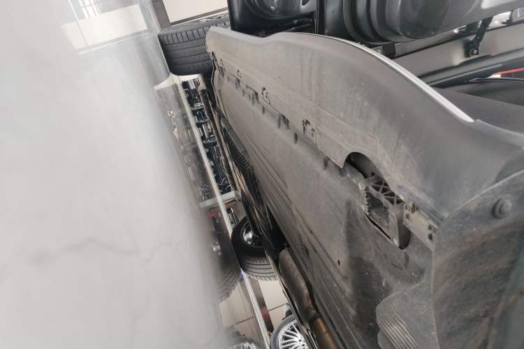 Used Mercedes-Benz GLC AMG 2024 AMG GLC 43 4MATIC Left Side Sill
