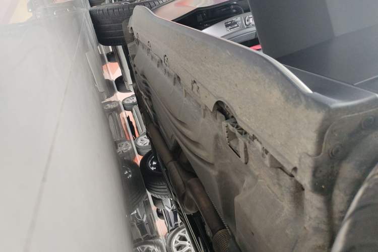 Used Mercedes-Benz GLC AMG 2024 AMG GLC 43 4MATIC Right Side Sill