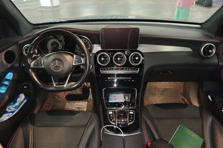 Used Mercedes-Benz GLC AMG 2017 AMG GLC 43 4MATIC Center Console