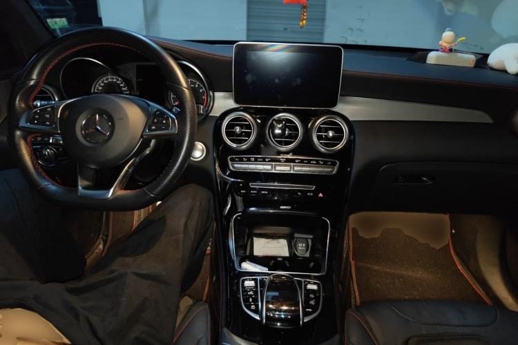 Used Mercedes-Benz GLC AMG 2017 AMG GLC 43 4MATIC Center Console