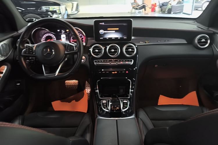 Used Mercedes-Benz GLC AMG 2017 AMG GLC 43 4MATIC Center Console