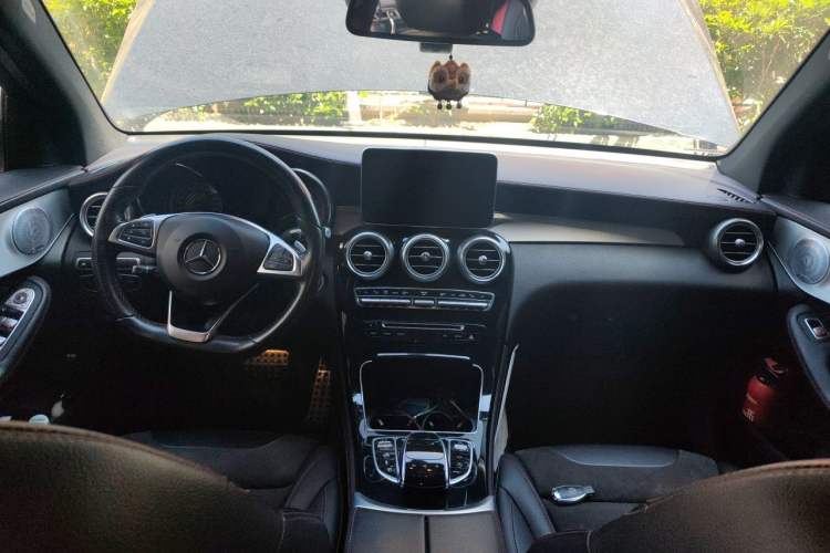 Used Mercedes-Benz GLC AMG 2017 AMG GLC 43 4MATIC Center Console