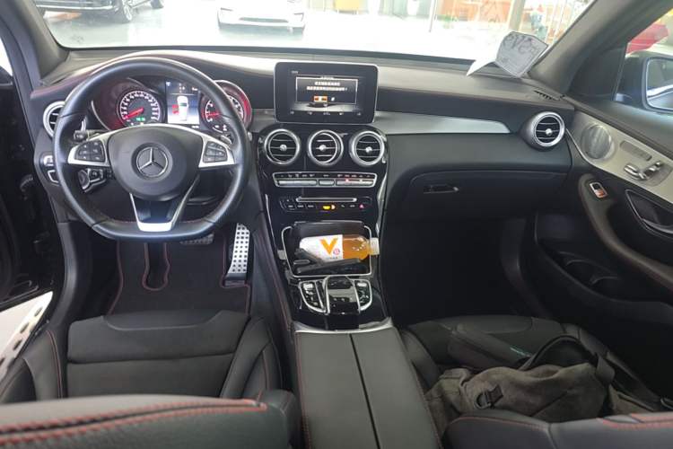 Used Mercedes-Benz GLC AMG 2017 AMG GLC 43 4MATIC Special Edition Center Console