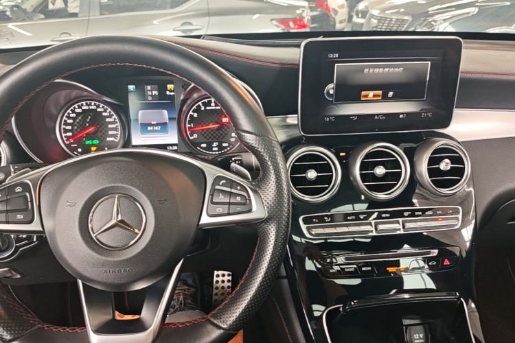 Used Mercedes-Benz GLC AMG 2017 AMG GLC 43 4MATIC Special Edition Center Console