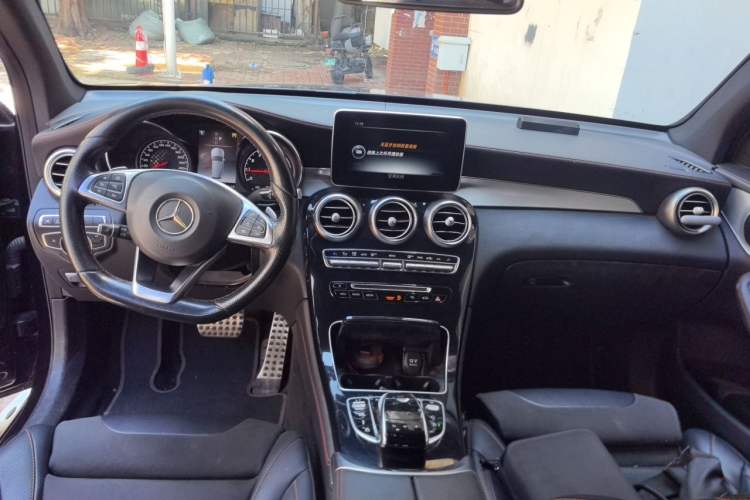 Used Mercedes-Benz GLC AMG 2017 AMG GLC 43 4MATIC Center Console