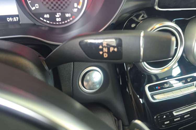 Used Mercedes-Benz GLC AMG 2017 AMG GLC 43 4MATIC Special Edition Gear Lever