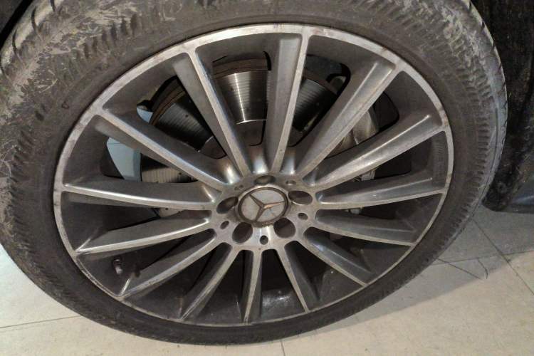 Used Mercedes-Benz GLC AMG 2017 AMG GLC 43 4MATIC Left Front Wheel Hub