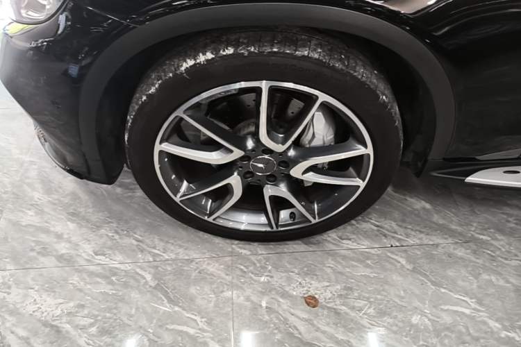 Used Mercedes-Benz GLC AMG 2017 AMG GLC 43 4MATIC Left Front Wheel Hub