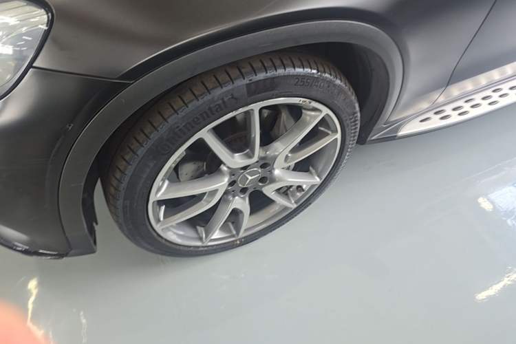 Used Mercedes-Benz GLC AMG 2017 AMG GLC 43 4MATIC Special Edition Left Front Wheel Hub