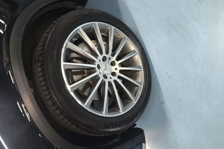Used Mercedes-Benz GLC AMG 2017 AMG GLC 43 4MATIC Left Front Wheel Hub
