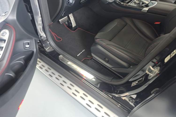 Used Mercedes-Benz GLC AMG 2017 AMG GLC 43 4MATIC Special Edition Left Side Sill