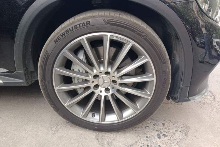 Used Mercedes-Benz GLC AMG 2017 AMG GLC 43 4MATIC Right Front Wheel Hub