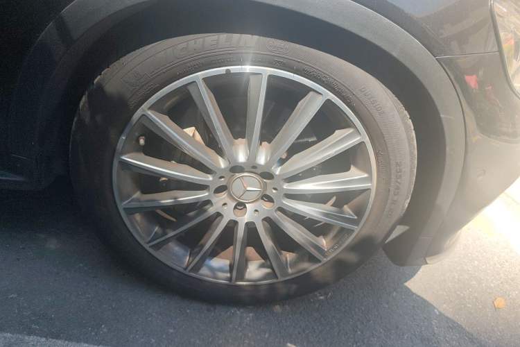 Used Mercedes-Benz GLC AMG 2017 AMG GLC 43 4MATIC Right Front Wheel Hub