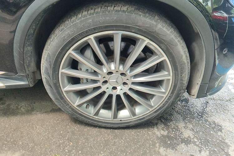 Used Mercedes-Benz GLC AMG 2017 AMG GLC 43 4MATIC Right Front Wheel Hub