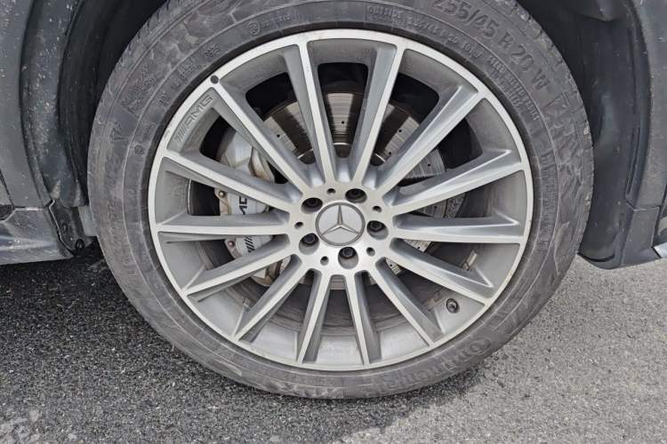 Used Mercedes-Benz GLC AMG 2017 AMG GLC 43 4MATIC Right Front Wheel Hub