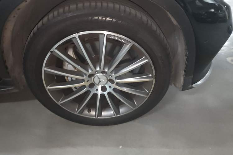Used Mercedes-Benz GLC AMG 2017 AMG GLC 43 4MATIC Right Front Wheel Hub