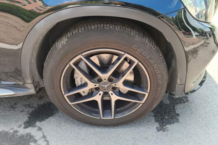 Used Mercedes-Benz GLC AMG 2017 AMG GLC 43 4MATIC Right Front Wheel Hub