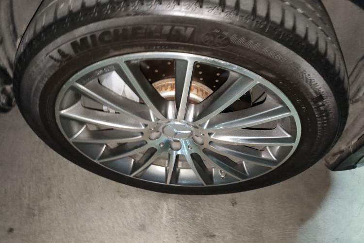 Used Mercedes-Benz GLC AMG 2017 AMG GLC 43 4MATIC Right Front Wheel Hub