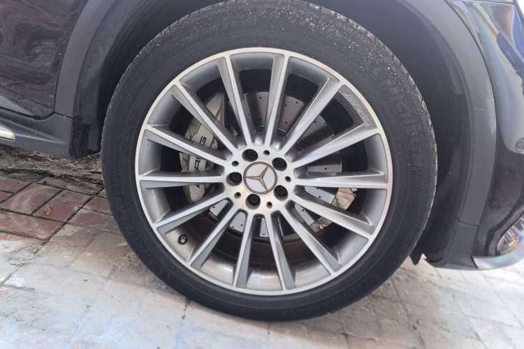 Used Mercedes-Benz GLC AMG 2017 AMG GLC 43 4MATIC Right Front Wheel Hub