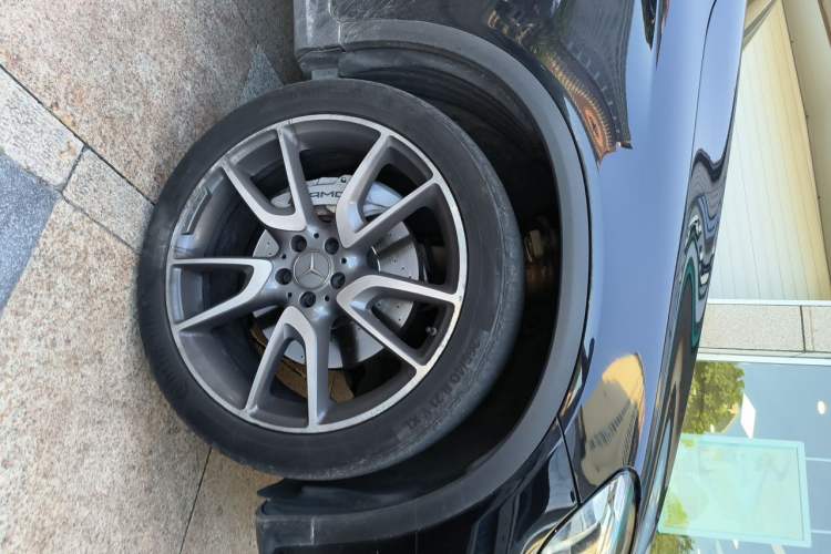 Used Mercedes-Benz GLC AMG 2017 AMG GLC 43 4MATIC Right Front Wheel Hub