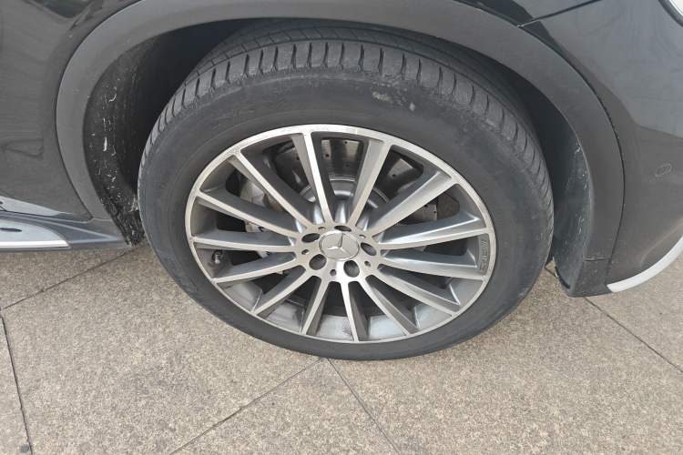 Used Mercedes-Benz GLC AMG 2017 AMG GLC 43 4MATIC Right Front Wheel Hub