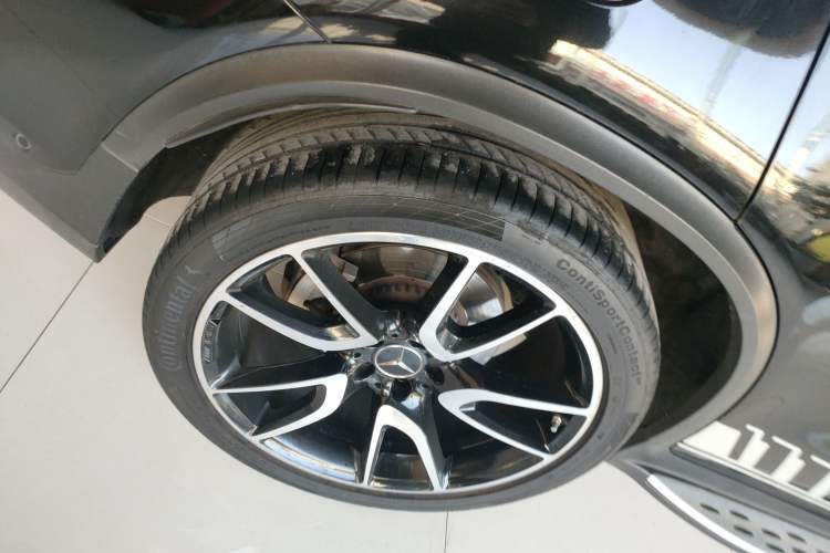Used Mercedes-Benz GLC AMG 2017 AMG GLC 43 4MATIC Special Edition Right Rear Wheel Hub
