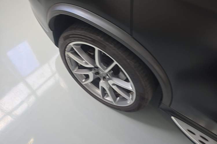 Used Mercedes-Benz GLC AMG 2017 AMG GLC 43 4MATIC Special Edition Right Rear Wheel Hub
