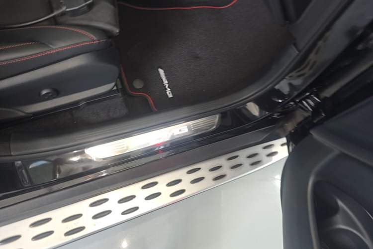 Used Mercedes-Benz GLC AMG 2017 AMG GLC 43 4MATIC Special Edition Right Side Sill