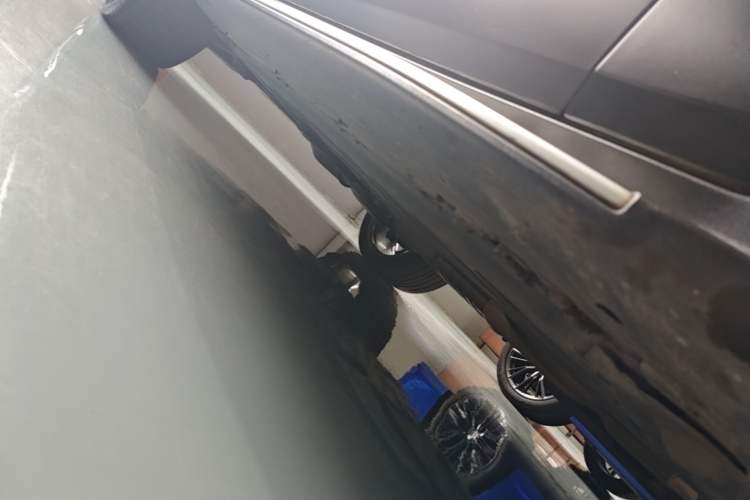 Used Mercedes-Benz GLC AMG 2017 AMG GLC 43 4MATIC Special Edition Right Side Sill