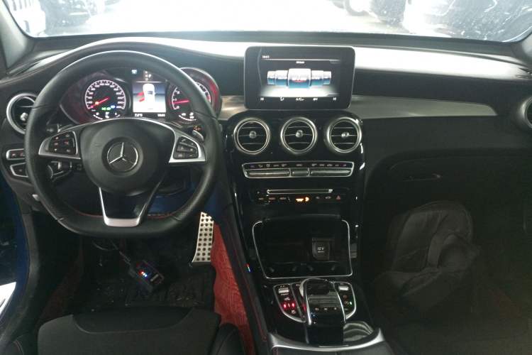 Used Mercedes-Benz GLC AMG 2017 AMG GLC 43 4MATIC Center Console