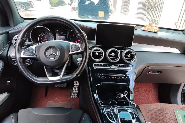 Used Mercedes-Benz GLC AMG 2017 AMG GLC 43 4MATIC Center Console