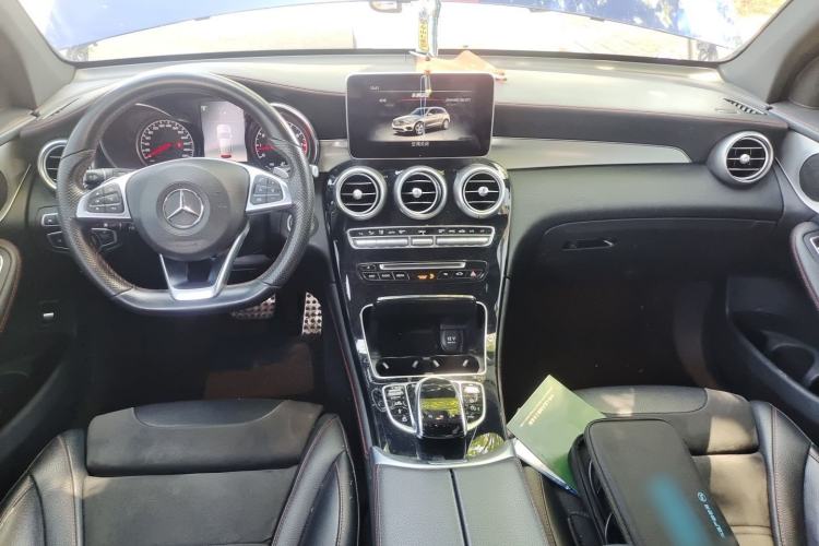Used Mercedes-Benz GLC AMG 2017 AMG GLC 43 4MATIC Center Console