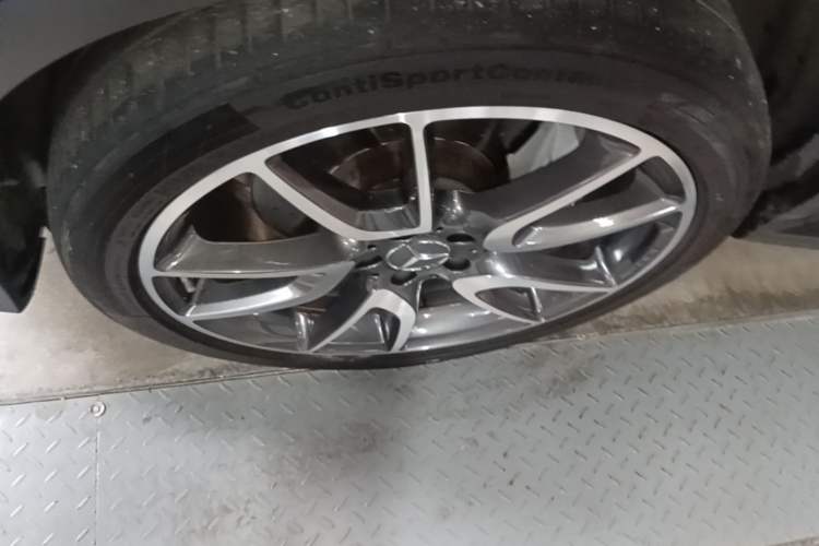 Used Mercedes-Benz GLC AMG 2017 AMG GLC 43 4MATIC Left Front Wheel Hub